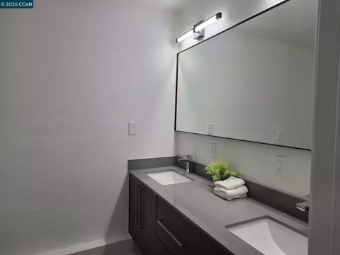 Bath - 608 Sonoma Ave, Rodeo, CA 94572 photo 7 of 9