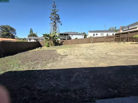 Exterior - 608 Sonoma Ave, Rodeo, CA 94572 photo 10 of 12