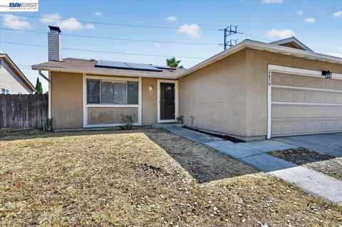 Exterior - 2650 Colony Dr, Tracy, CA 95376 photo 5 of 20