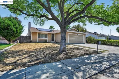 Exterior - 2650 Colony Dr, Tracy, CA 95376 photo 6 of 20