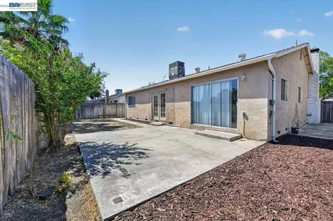 Exterior - 2650 Colony Dr, Tracy, CA 95376 photo 8 of 20