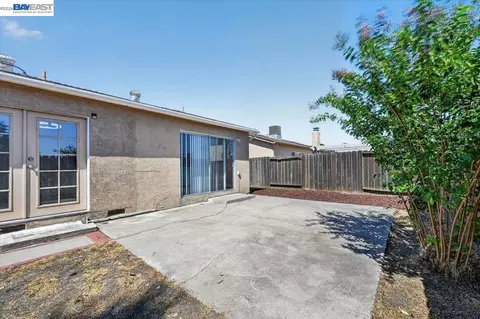 Exterior - 2650 Colony Dr, Tracy, CA 95376 photo 10 of 20