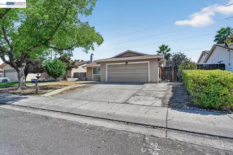 Exterior - 2650 Colony Dr, Tracy, CA 95376 photo 3 of 20