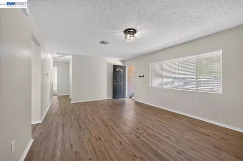 Living - 2650 Colony Dr, Tracy, CA 95376 photo 5 of 6