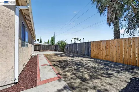 Exterior - 2650 Colony Dr, Tracy, CA 95376 photo 13 of 20