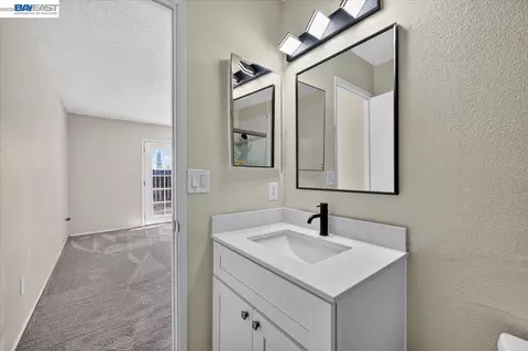 Bath - 2650 Colony Dr, Tracy, CA 95376 photo 4 of 4
