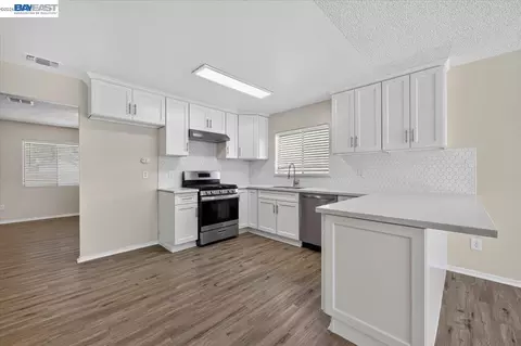 Kitchen - 2650 Colony Dr, Tracy, CA 95376 photo 2 of 2