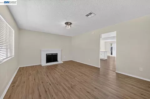 Living - 2650 Colony Dr, Tracy, CA 95376 photo 2 of 6