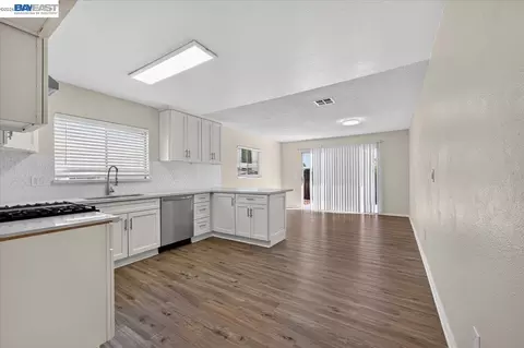 Kitchen - 2650 Colony Dr, Tracy, CA 95376 photo 1 of 2
