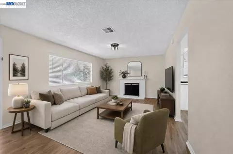 Living - 2650 Colony Dr, Tracy, CA 95376 photo 4 of 6