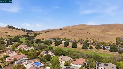 View/Area - 2420 Rushcreek Pl, Vallejo, CA 94591 photo 2 of 5