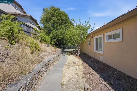 Exterior - 2420 Rushcreek Pl, Vallejo, CA 94591 photo 6 of 10