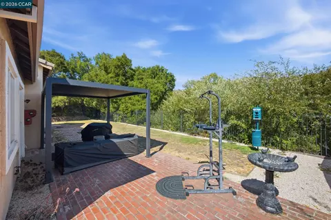 Exterior - 2420 Rushcreek Pl, Vallejo, CA 94591 photo 9 of 10