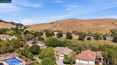 View/Area - 2420 Rushcreek Pl, Vallejo, CA 94591 photo 1 of 5
