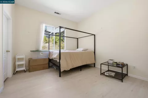 Bedroom - 2420 Rushcreek Pl, Vallejo, CA 94591 photo 1 of 3