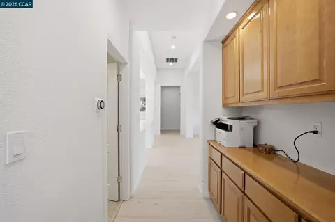 Entry Way - 2420 Rushcreek Pl, Vallejo, CA 94591 photo 5 of 6
