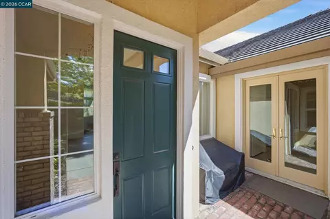 Entry Way - 2420 Rushcreek Pl, Vallejo, CA 94591 photo 6 of 6