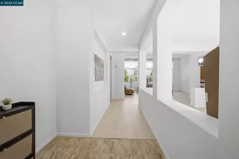 Entry Way - 2420 Rushcreek Pl, Vallejo, CA 94591 photo 2 of 6