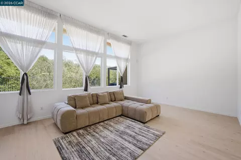 Living - 2420 Rushcreek Pl, Vallejo, CA 94591 photo 2 of 7