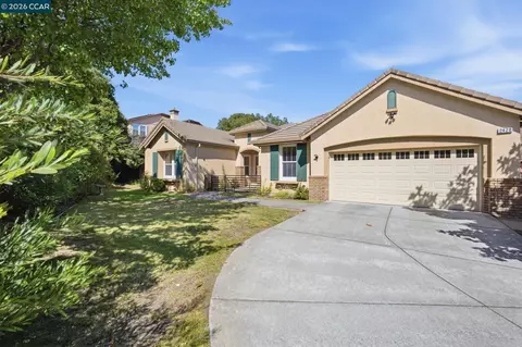 Exterior - 2420 Rushcreek Pl, Vallejo, CA 94591 photo 3 of 10