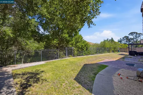 Exterior - 2420 Rushcreek Pl, Vallejo, CA 94591 photo 5 of 10