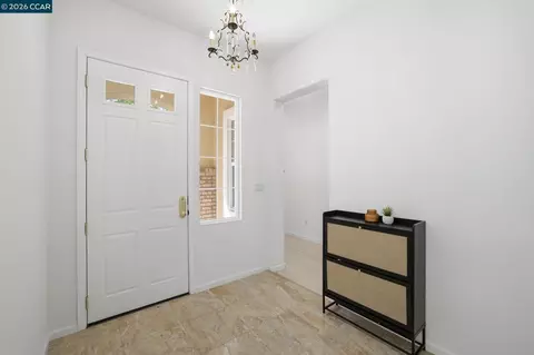 Entry Way - 2420 Rushcreek Pl, Vallejo, CA 94591 photo 3 of 6
