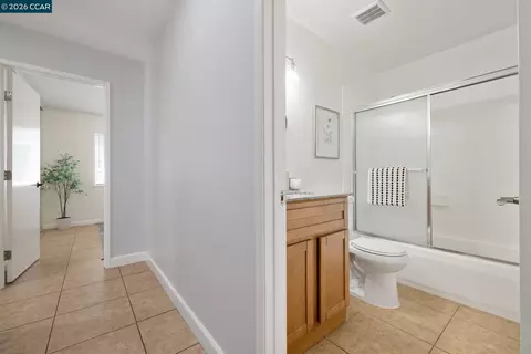 Entry Way - 133 E Trident, Pittsburg, CA 94565 photo 3 of 5