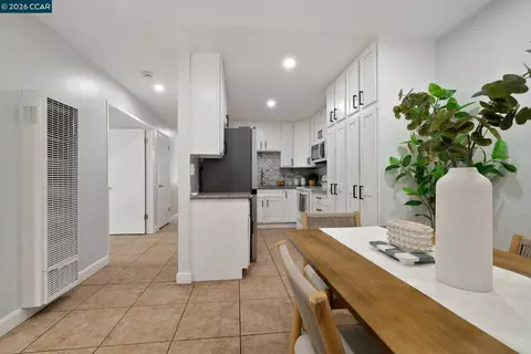 Entry Way - 133 E Trident, Pittsburg, CA 94565 photo 2 of 5