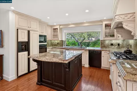 Kitchen - 549 Buttonwood Dr, Danville, CA 94506 photo 3 of 6