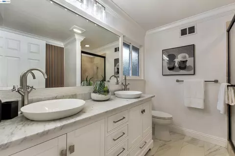 Bath - 111 Silver Cloud Pl, Danville, CA 94526 photo 3 of 4