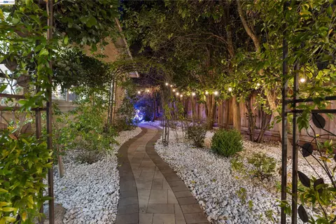 Exterior - 111 Silver Cloud Pl, Danville, CA 94526 photo 9 of 11