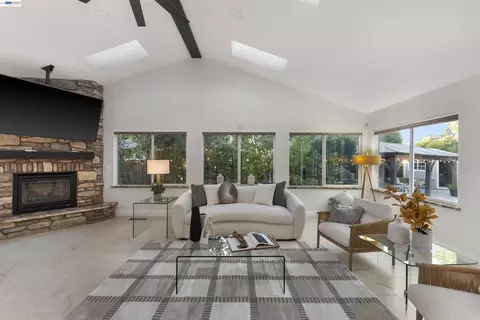Living - 111 Silver Cloud Pl, Danville, CA 94526 photo 4 of 6