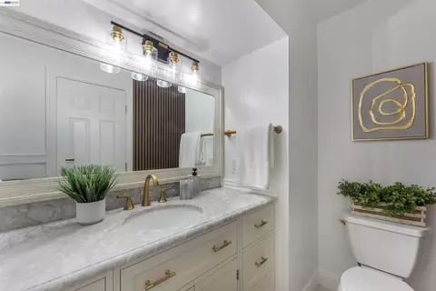 Bath - 111 Silver Cloud Pl, Danville, CA 94526 photo 1 of 4
