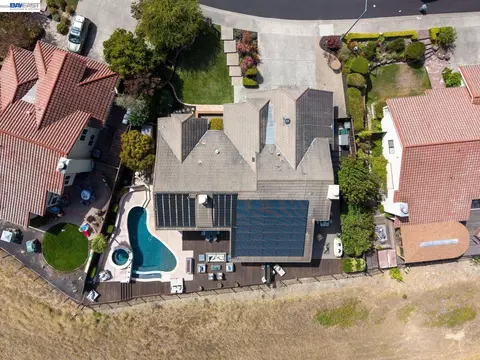 View/Area - 8115 Brittany Dr, Dublin, CA 94568 photo 5 of 7