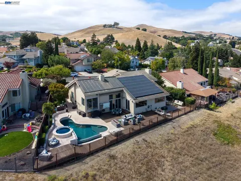View/Area - 8115 Brittany Dr, Dublin, CA 94568 photo 4 of 7
