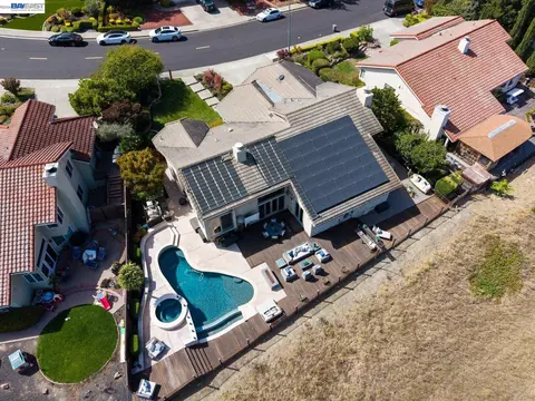 View/Area - 8115 Brittany Dr, Dublin, CA 94568 photo 3 of 7