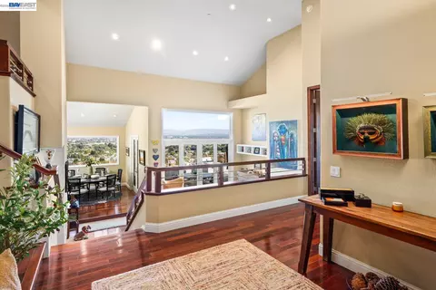 Entry Way - 8115 Brittany Dr, Dublin, CA 94568 photo 3 of 4