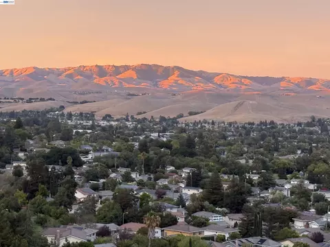 View/Area - 8115 Brittany Dr, Dublin, CA 94568 photo 6 of 7