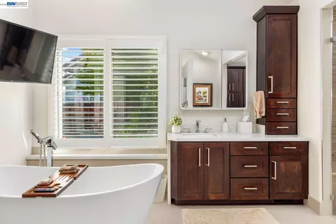 Bath - 8115 Brittany Dr, Dublin, CA 94568 photo 2 of 6