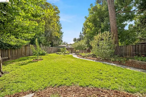 Exterior - 201 Beverly Ave, San Leandro, CA 94577 photo 24 of 28