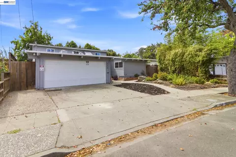 Exterior - 554 Beechmont Ln, Hayward, CA 94544 photo 7 of 14