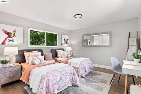 Bedroom - 554 Beechmont Ln, Hayward, CA 94544 photo 3 of 7