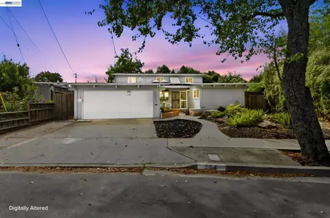 Exterior - 554 Beechmont Ln, Hayward, CA 94544 photo 4 of 14