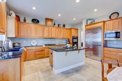 Kitchen - 4972 Grayhawk Ct, Dublin, CA 94568 photo 5 of 15