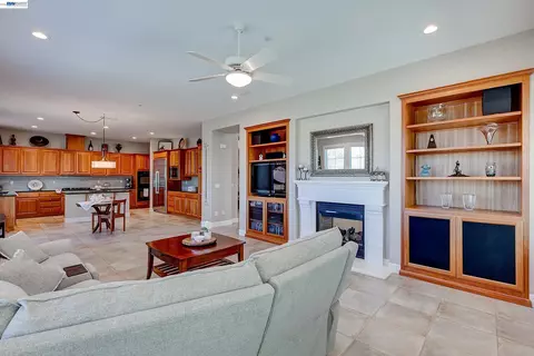 Living - 4972 Grayhawk Ct, Dublin, CA 94568 photo 12 of 12