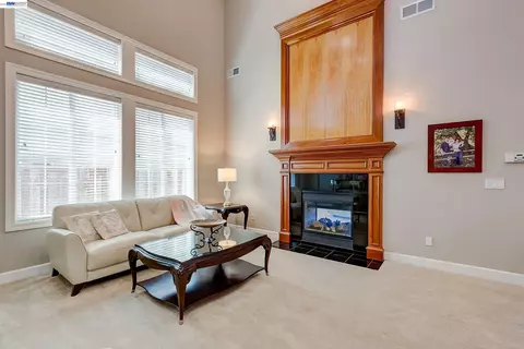 Living - 4972 Grayhawk Ct, Dublin, CA 94568 photo 5 of 12