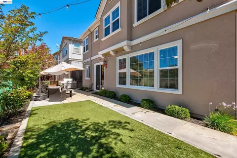 Exterior - 4972 Grayhawk Ct, Dublin, CA 94568 photo 8 of 12