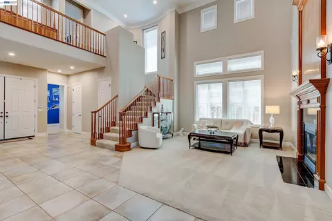 Living - 4972 Grayhawk Ct, Dublin, CA 94568 photo 4 of 12