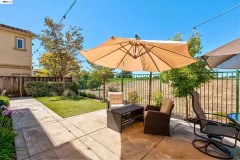 Exterior - 4972 Grayhawk Ct, Dublin, CA 94568 photo 6 of 12