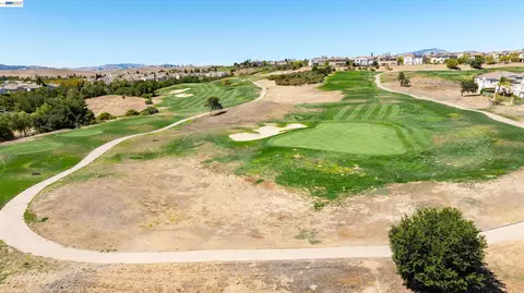View/Area - 4972 Grayhawk Ct, Dublin, CA 94568 photo 4 of 11
